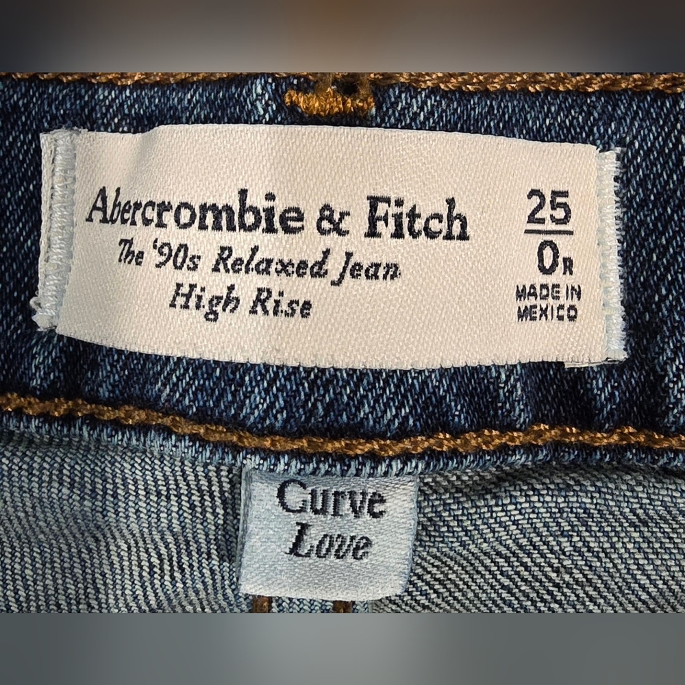 Abercrombie Curve Love High Rise 90s Relaxed Jean Size 0/25 - Picture 6 of 7